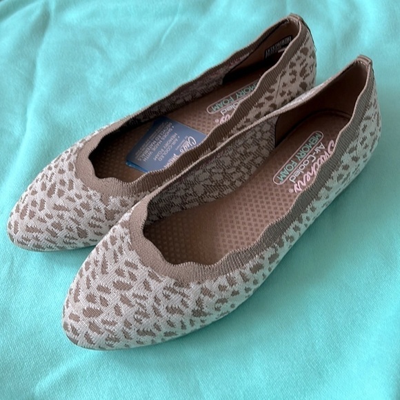 Brand New Skechers Cleo 2.0 Uninhibited Slip-On Casual Ballet Flats Mocha - Picture 6 of 16